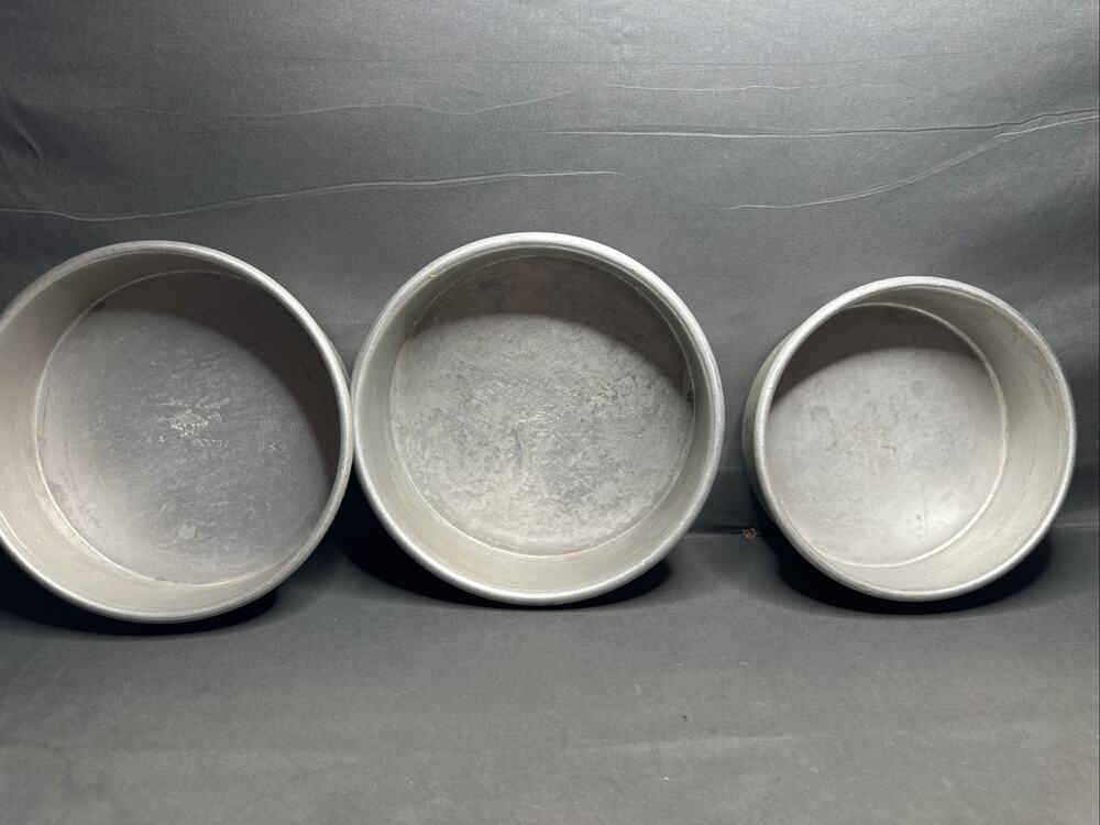 Vtg Magic Line Cake Pan Round 8"x3" Professional Heavy Gauge Aluminum 90037 USA
